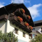 & Ronacherhof -mountain Hideaway Slopeside Гостьовий будинок