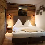 & Ronacherhof -mountain Hideaway Slopeside Гостьовий будинок Бад-Кляйнкірхгайм