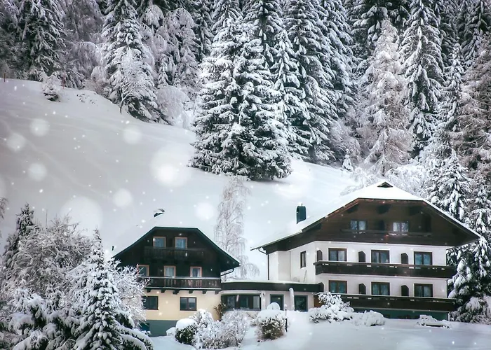 Guest house & Ronacherhof -mountain Hideaway Slopeside 3*