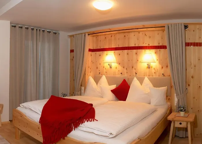 & Ronacherhof -mountain Hideaway Slopeside Pensionat