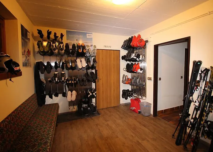 Pensionat & Ronacherhof -mountain Hideaway Slopeside Bad Kleinkirchheim