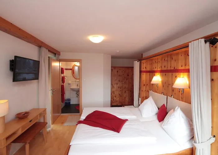 Guest house & Ronacherhof -mountain Hideaway Slopeside Bad Kleinkirchheim