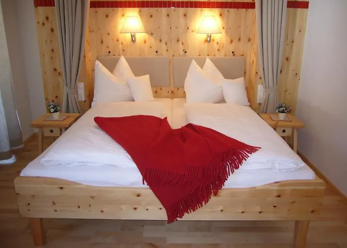 Pensionat & Ronacherhof -mountain Hideaway Slopeside