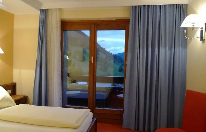 & Ronacherhof -mountain Hideaway Slopeside Pensionat