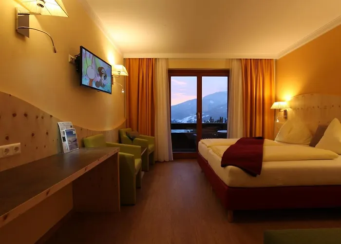 Pensionat & Ronacherhof -mountain Hideaway Slopeside 3*